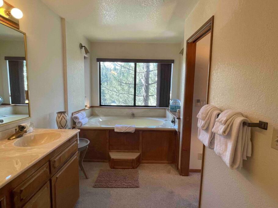 Luxury Joyful Bear Cabin With View, Big Bear Lake Villa Dış mekan fotoğraf